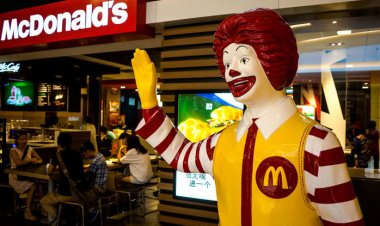 McDonald Man of India "Mr. Vikram Bakshi" : Burgers And Fries Have Some Story Behind It!