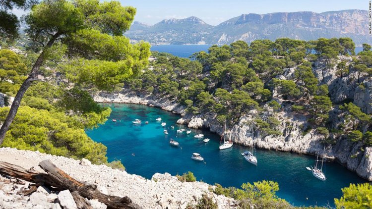 Is travel to France possible under Covid rules?