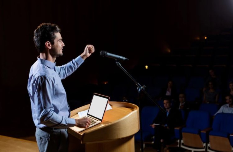 7 Public Speaking Survival Tips