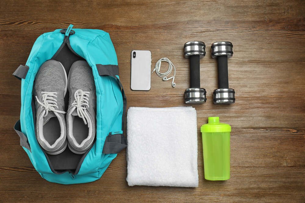 7 Must-Have Gym Bag Essentials : Beginners Guide