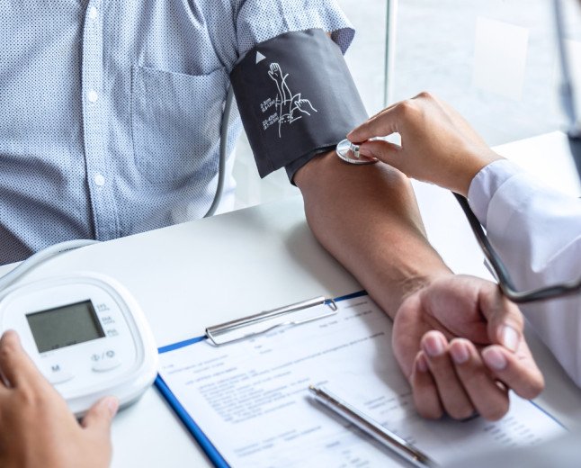 Managing Blood Pressure: Causes, Risks, and Healthy Lifestyle Tips